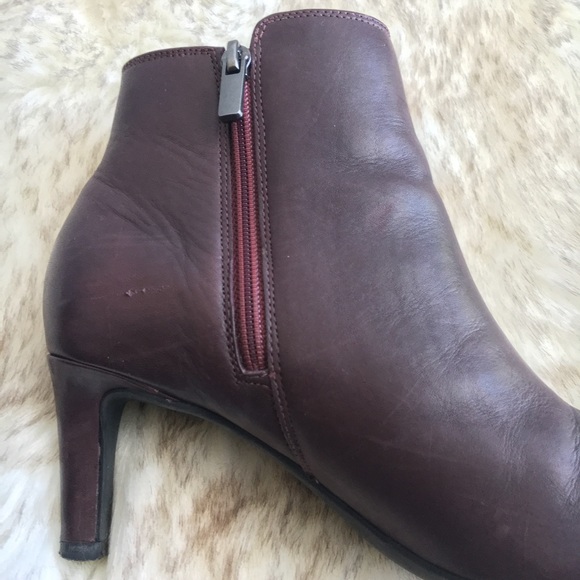 Clarks burgundy wine leather ankle boots - size 5 - Picture 4 of 6